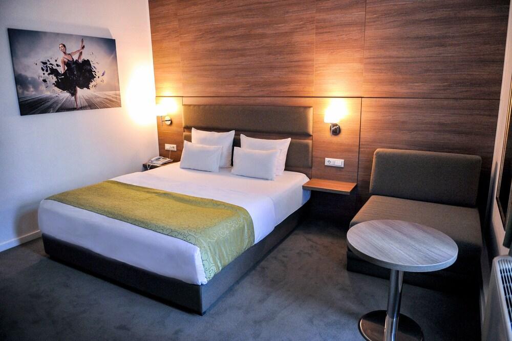 Hotel Opera Garni Beograd Bagian luar foto