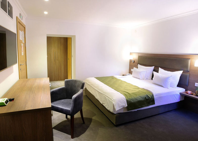 Hotel Opera Garni Beograd Bagian luar foto